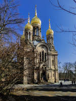 Die Russisch-Orthodoxe Kirche in Wiesbaden befindet sich auf dem Neroberg und ist auch aufgrund ihrer strahlend gold-glänzenden Zwiebelkuppeln weithin sichtbar.