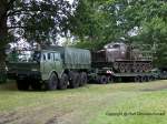 Tatra 813 8x8 - RZM, schweres Radzugmittel, hochgel�ndeg�ngig, hier mit Tieflader und BAT ohne Schild (auf Basis des schweren Artellerieschleppers AT-T) der Sowjetarmee, NVA - fotografiert zum